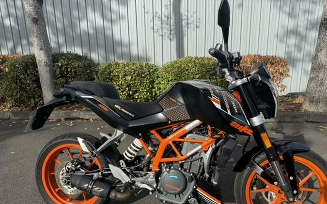 2016 KTM Duke 390