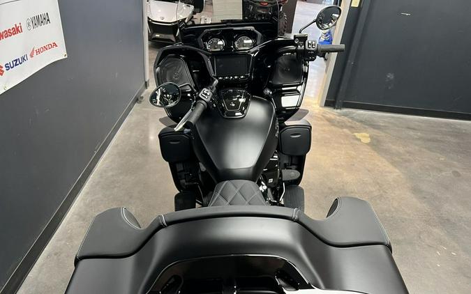 2024 Indian Motorcycle® Pursuit® Dark Horse® with PowerBand Audio Package Black Smoke