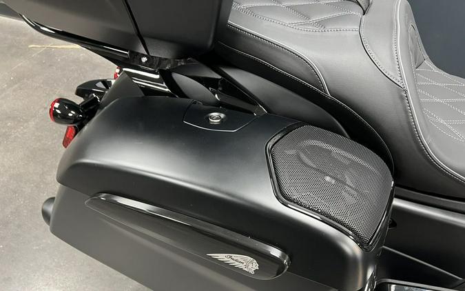 2024 Indian Motorcycle® Pursuit® Dark Horse® with PowerBand Audio Package Black Smoke