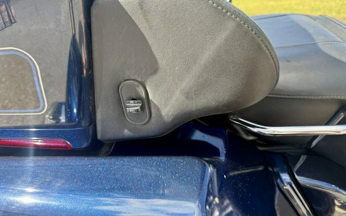 2013 Tri Glide™ Ultra Classic® FLHTCUTG