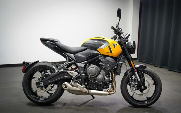 2026 Triumph Trident 660 Cosmic yellow