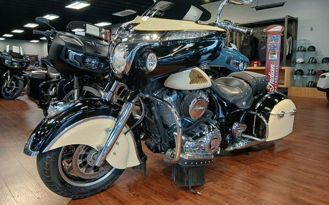 2019 Indian Chieftain Classic Deep Water Metallic Dirt Track Tan
