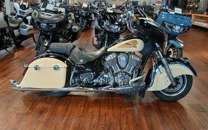 2019 Indian Chieftain Classic Deep Water Metallic Dirt Track Tan