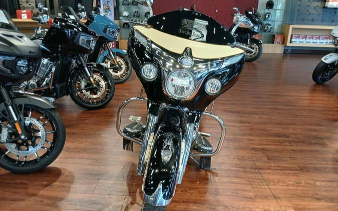 2019 Indian Chieftain Classic Deep Water Metallic Dirt Track Tan