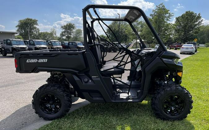 2023 Can-Am® DEFENDER DPS HD10