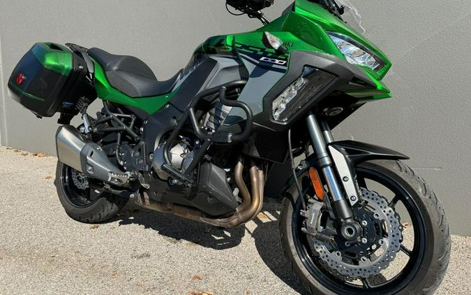 2020 Kawasaki Versys® 1000 SE LT+