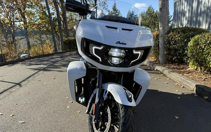 2025 Indian Pursuit Dark Horse W/Powerband Audio Ghost White Metallic Crystal / Black