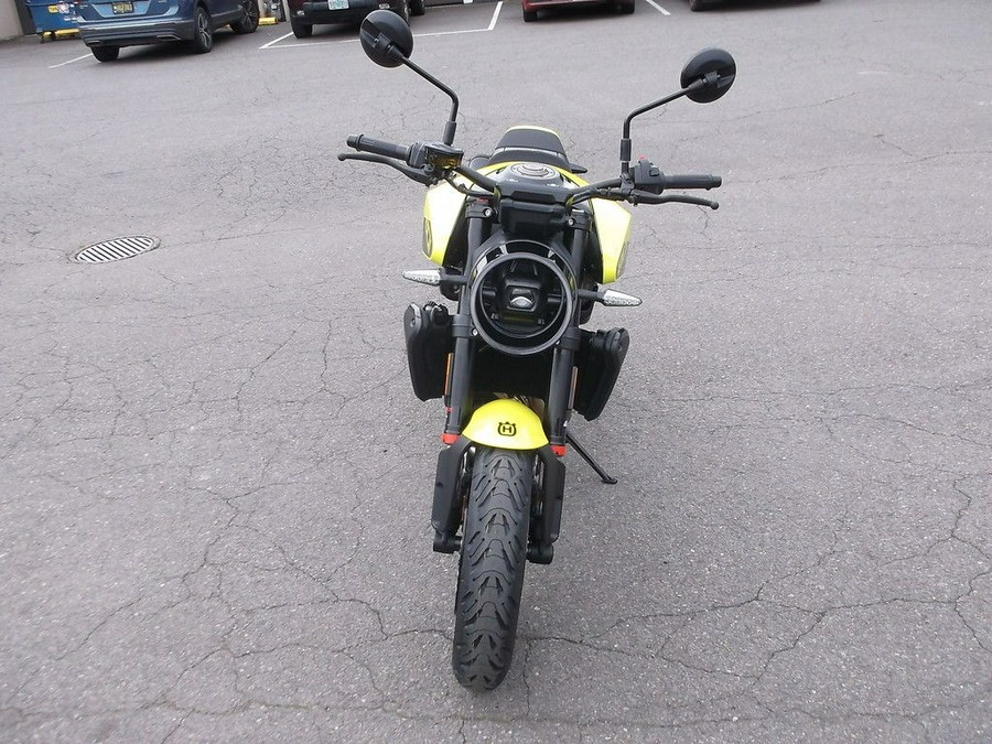 2025 Husqvarna® Vitpilen 801