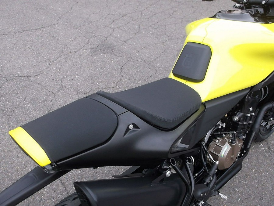 2025 Husqvarna® Vitpilen 801