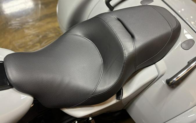 FLTRT 2025 Road Glide® 3