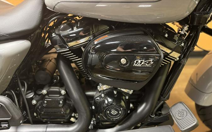 FLTRT 2025 Road Glide® 3