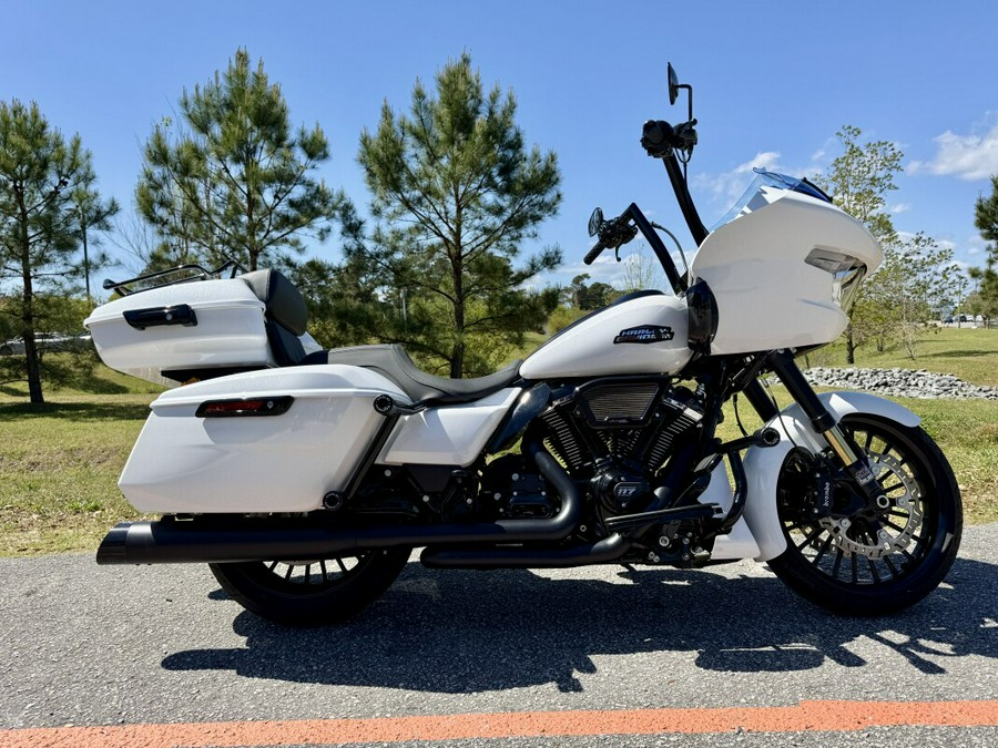 2024 Road Glide™ Limited FLTRK