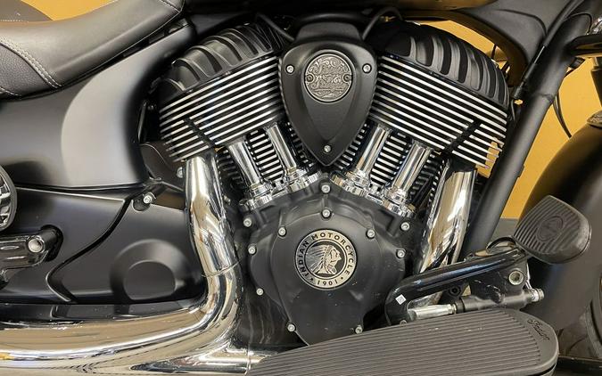 2018 Indian Motorcycle® Chieftain® Dark Horse® ABS Thunder Black Smoke