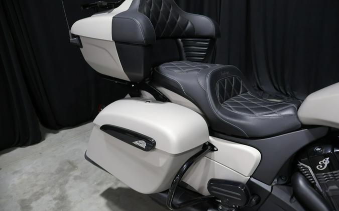2023 Indian Pursuit Dark Horse w/Premium Package - Indian Motorcycle