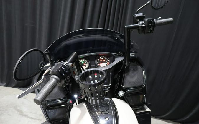 2023 Indian Pursuit Dark Horse w/Premium Package - Indian Motorcycle