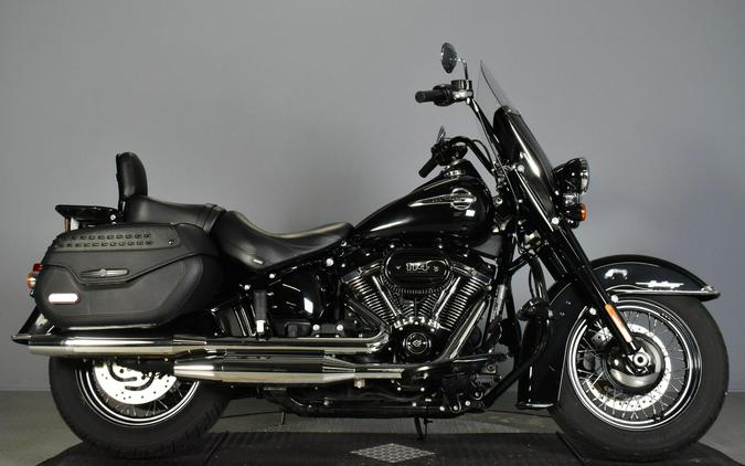 2018 Harley-Davidson Heritage Classic 114 Vivid Black