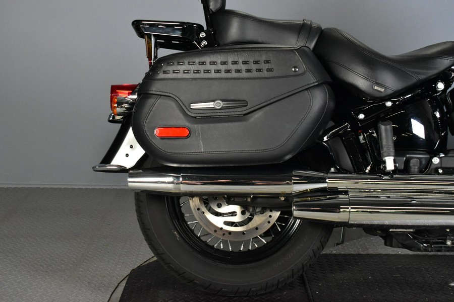 2018 Harley-Davidson Heritage Classic 114 Vivid Black