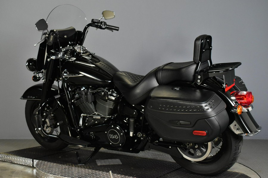 2018 Harley-Davidson Heritage Classic 114 Vivid Black