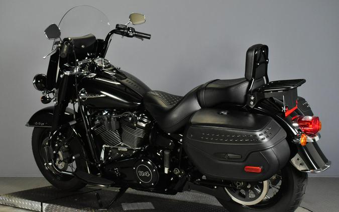 2018 Harley-Davidson Heritage Classic 114 Vivid Black