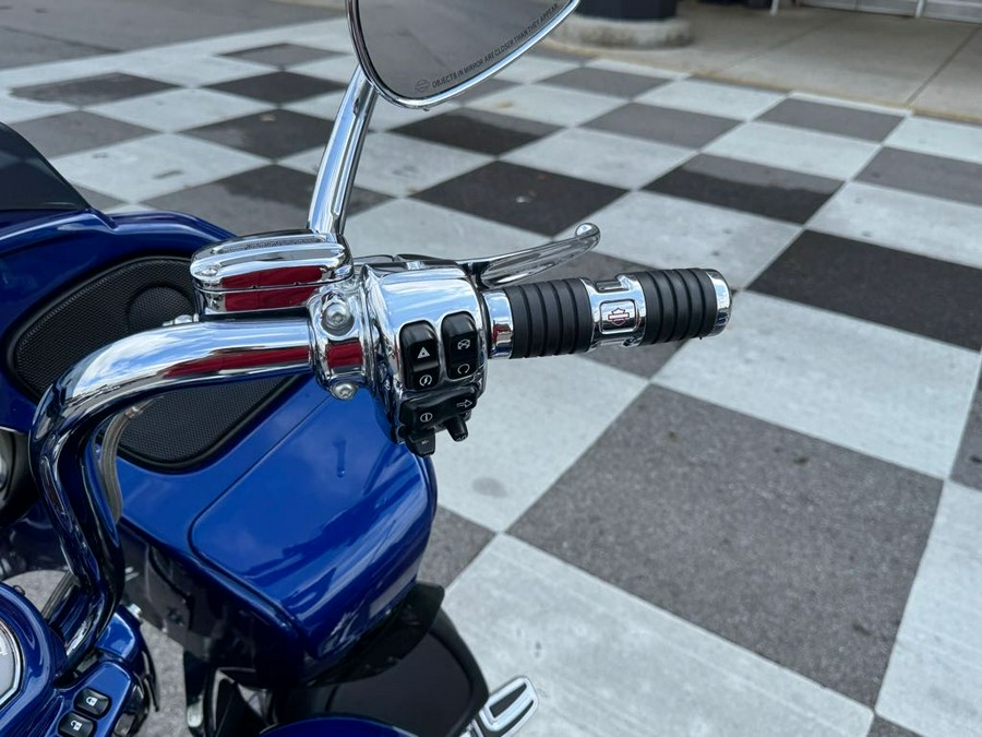 2015 Harley-Davidson® ROAD GLIDE ULTRA CVO