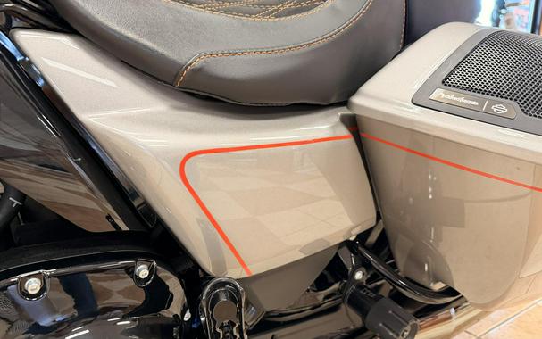2023 Harley-Davidson® CVO™ Street Glide® Dark Platinum w/Pinstripe
