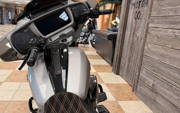 2023 Harley-Davidson® CVO™ Street Glide® Dark Platinum w/Pinstripe