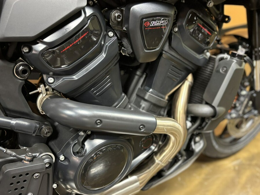 RA1250ST 2025 Pan America® 1250 ST