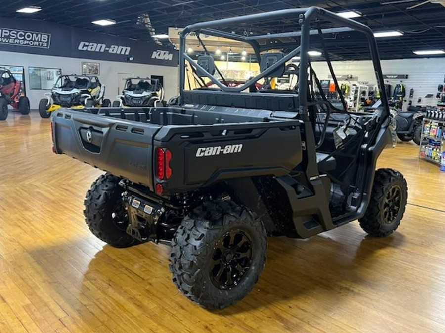 2024 Can-Am® Defender DPS HD7 Tundra Green