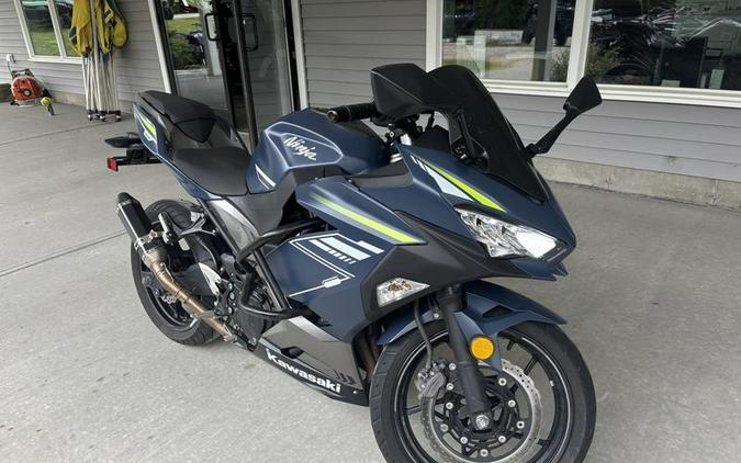 2025 Kawasaki Ninja® 400 Metallic Matte Blue/Metallic Graphite Gray