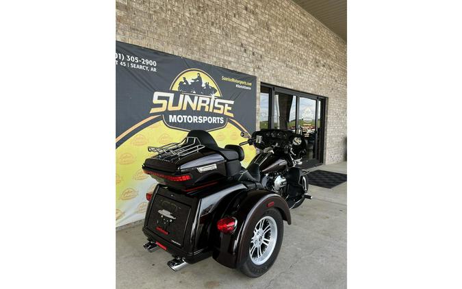 2014 Harley-Davidson® FLHTCUTG Tri Glide® Ultra