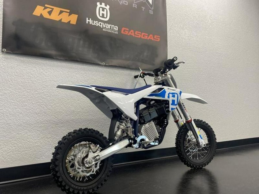 2024 Husqvarna® EE 5