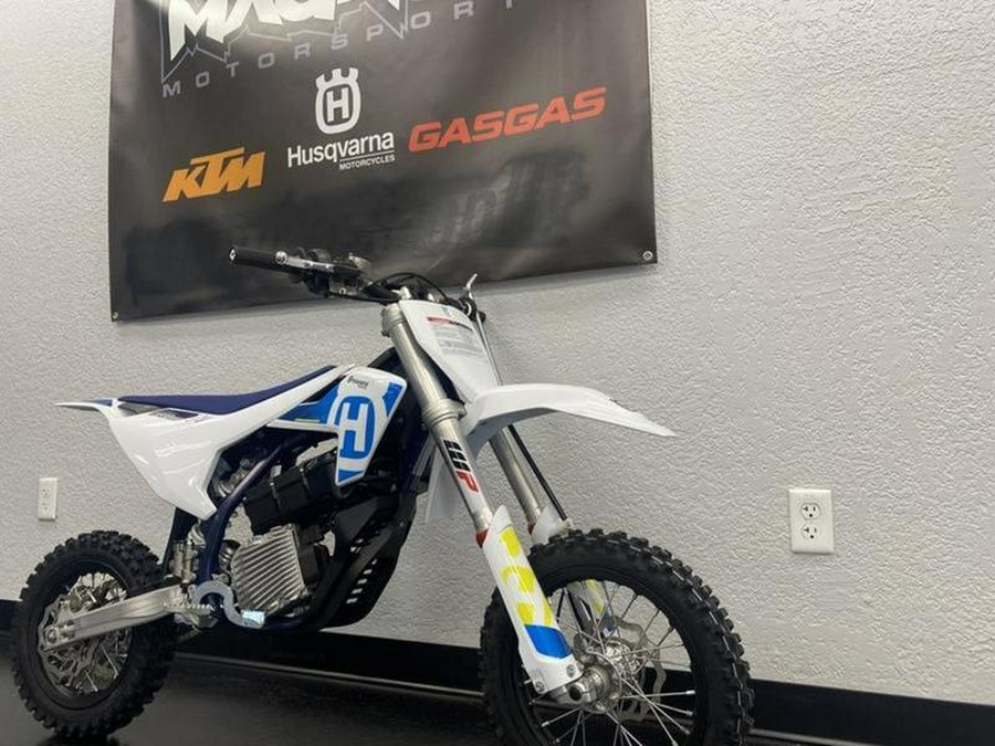 2024 Husqvarna® EE 5