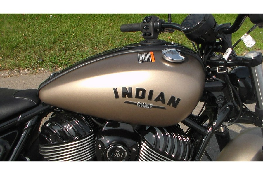 2024 Indian Motorcycle CHIEF DARK HORSE ICON, SANDSTONE SMOK, 49ST Dark Horse®