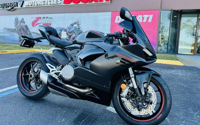 2024 Ducati Panigale V2 Black on Black