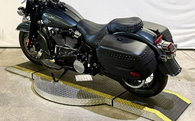 2025 Harley-Davidson® FLHC - Heritage Classic