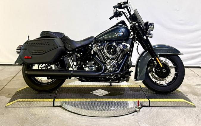 2025 Harley-Davidson® FLHC - Heritage Classic