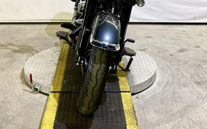 2025 Harley-Davidson® FLHC - Heritage Classic