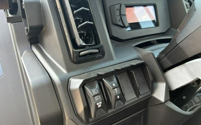 2026 Can-Am Defender XT CAB HD11