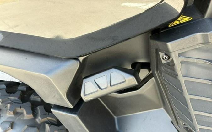 2026 Can-Am Defender XT CAB HD11