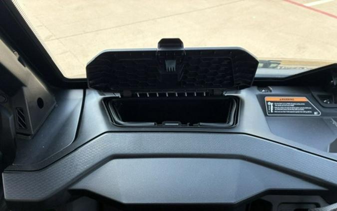 2026 Can-Am Defender XT CAB HD11