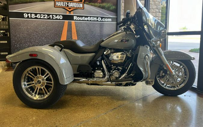 2024 Harley Davidson Tri Glide Ultra Billiard Gray W/Pinstripe