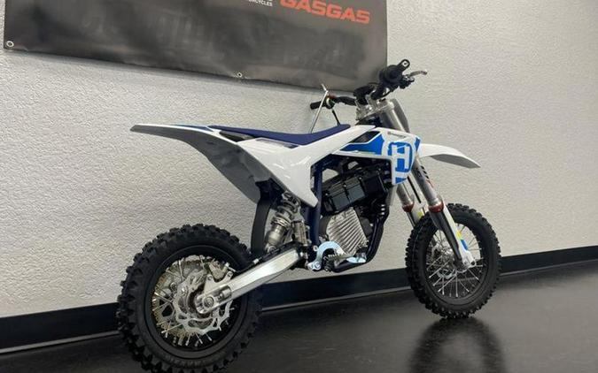 2024 Husqvarna® EE 5