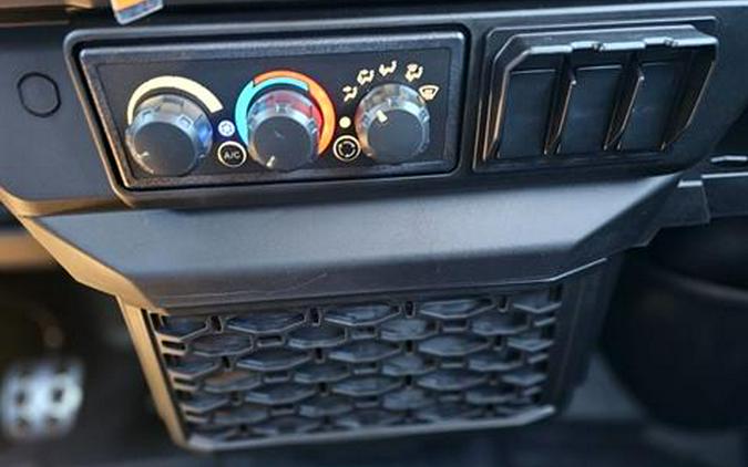 2026 Can-Am Defender MAX Limited HD11