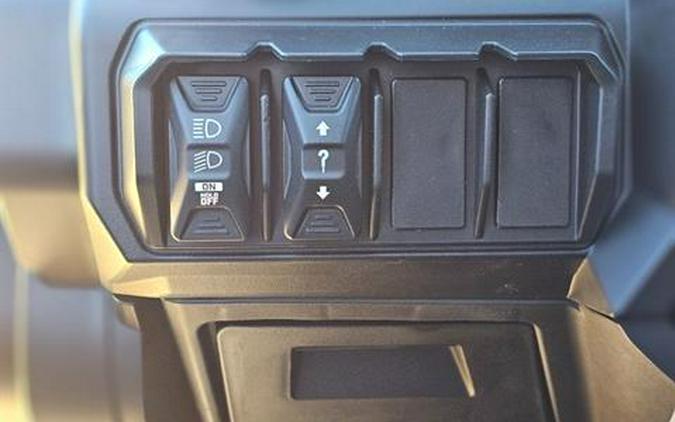 2026 Can-Am Defender MAX Limited HD11