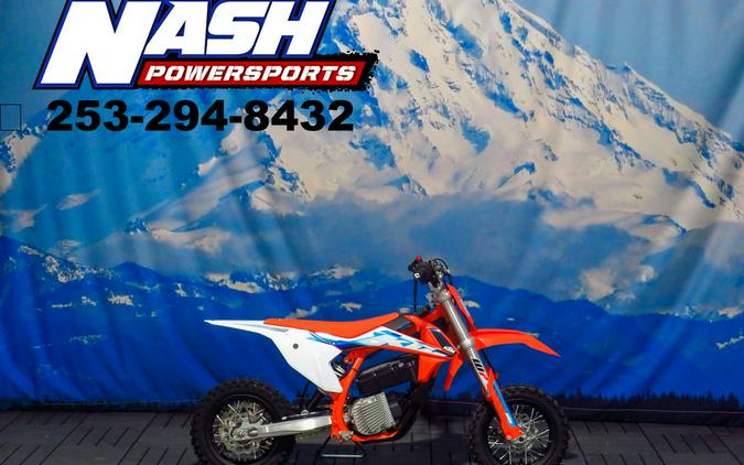 2023 KTM SX-E 3 First Look [Just In Time For Christmas]