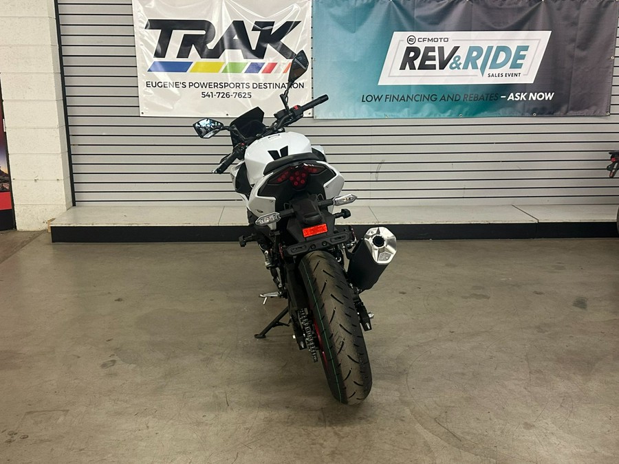 2026 Kawasaki Z500 SE ABS