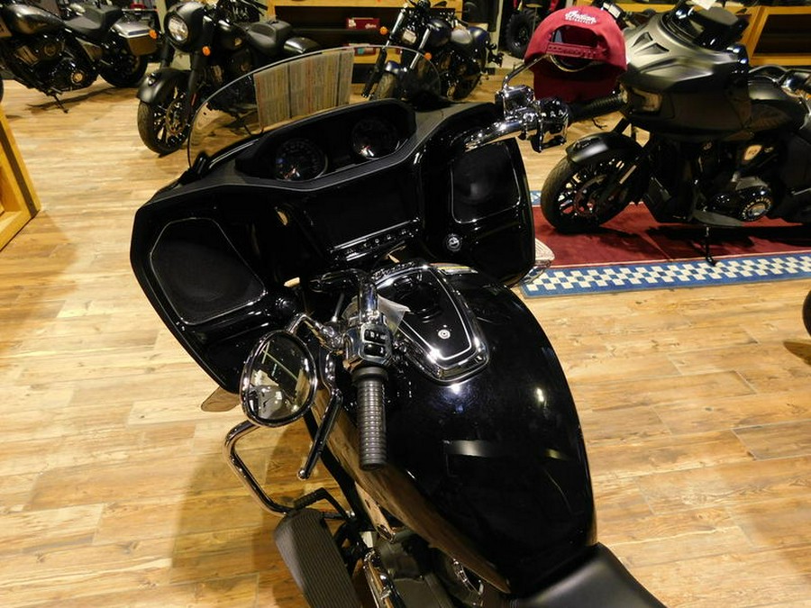 2023 Indian Motorcycle® Challenger® Limited Black Metallic