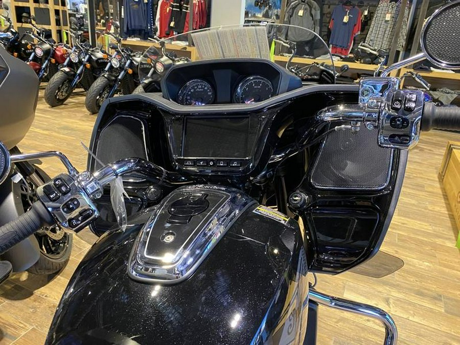 2023 Indian Motorcycle® Challenger® Limited Black Metallic