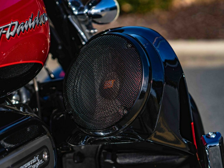 FLHXSE 2017 CVO™ Street Glide®