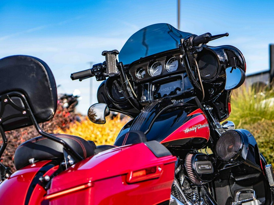 FLHXSE 2017 CVO™ Street Glide®